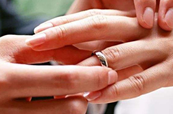 女婚戒戴左手还是右手 第3张