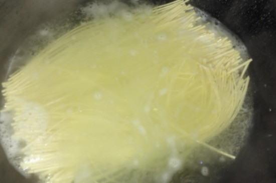怎么煮鸡蛋面 第5张