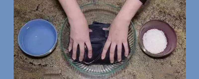 洗有颜色的衣服用什么浸泡10分钟 第1张