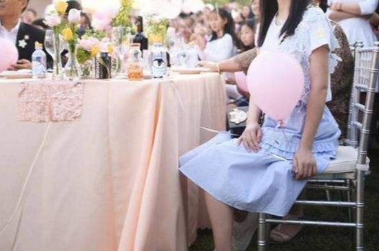 参加婚礼可以穿白色裙子吗 第5张
