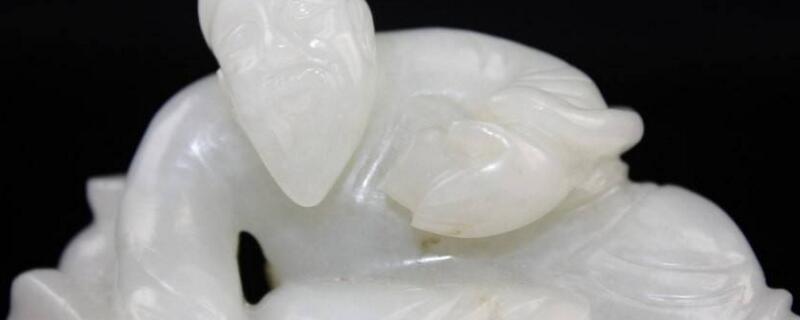 羊脂白玉可以和碧玉一块儿戴吗 第1张