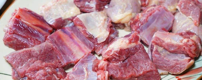 自己烧烤羊肉串怎么腌制（自己烧烤羊肉串的腌制方法） 第1张