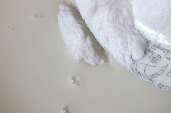 牛奶果冻怎么做（牛奶果冻怎么做简单又好吃） 第5张