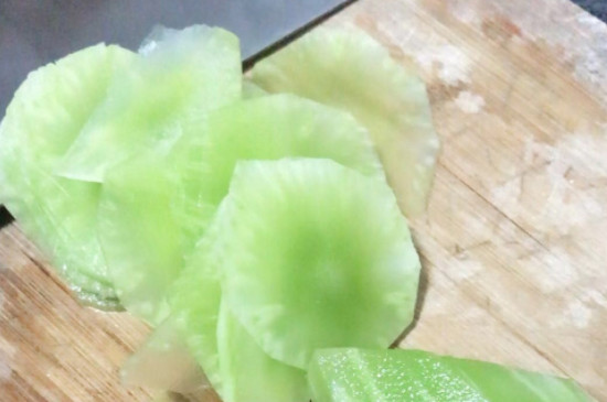 吃不完的莴笋怎么腌制（莴笋的腌制方法） 第3张