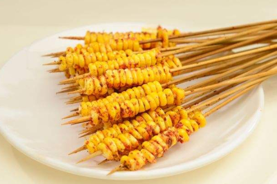电烤箱烤生玉米的做法（烤箱怎么烤生玉米最简单的窍门） 第11张