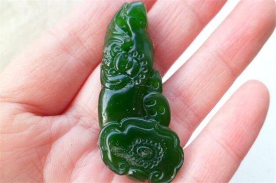 昆仑玉的硬度（昆仑玉的硬度在6.0～6.5左右） 第5张