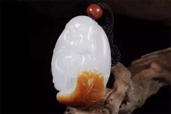 和田玉可以带着洗澡吗（和田玉不适合带着洗澡） 第5张