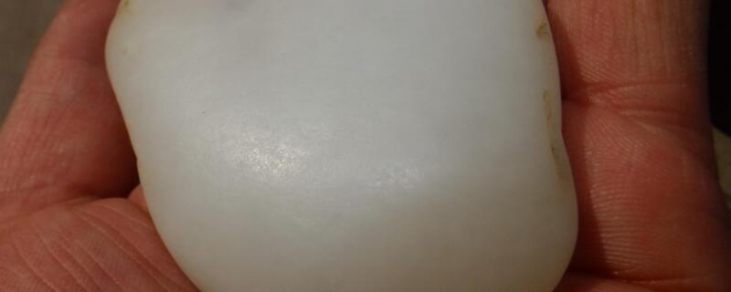 和田玉可以用橄榄油保养吗（和田玉不适合用橄榄油保养） 第1张