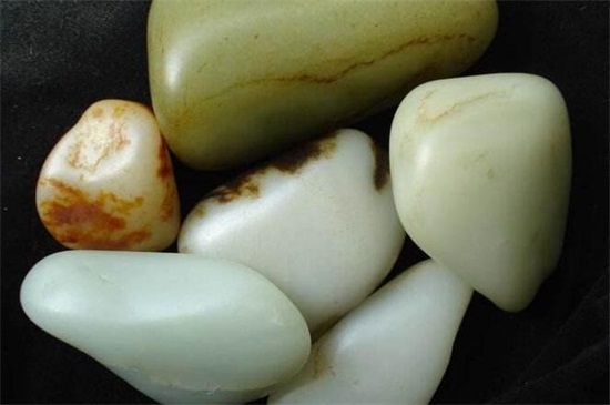 和田玉需要泡水吗（和田玉不需要经常泡水） 第3张