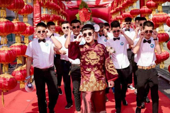 结婚西装可以不打领带吗 第5张