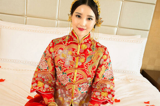 中式婚礼可以穿两套秀禾服吗 第3张