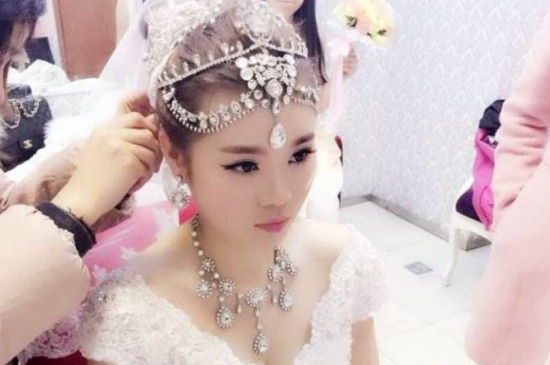 婚庆公司负责化妆吗 第5张