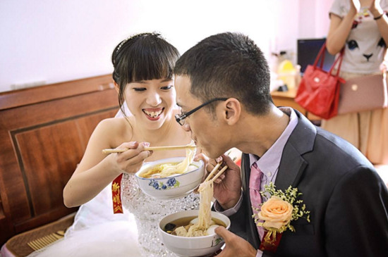 结婚为什么吃宽心面 第3张