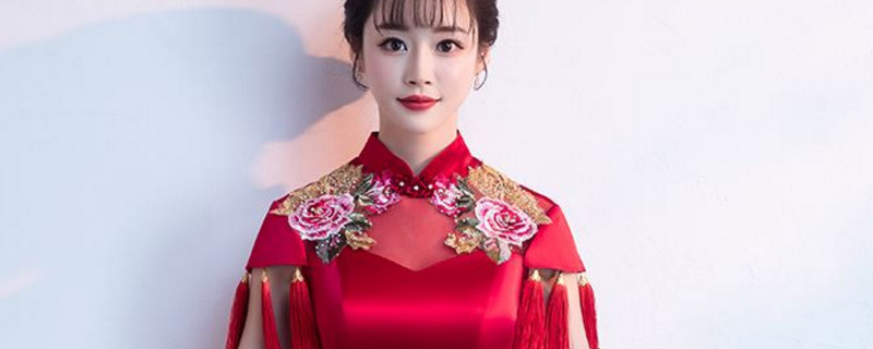 订婚需要穿什么衣服 第1张