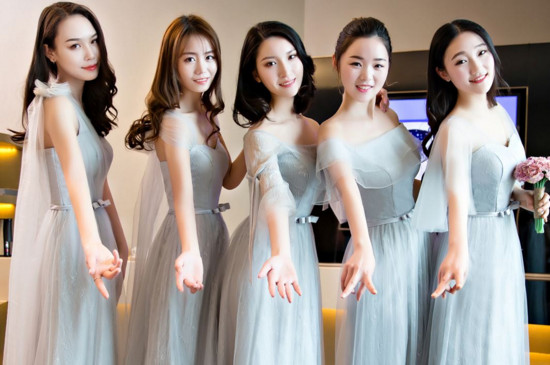 结婚当天可以穿白衣服吗 第5张