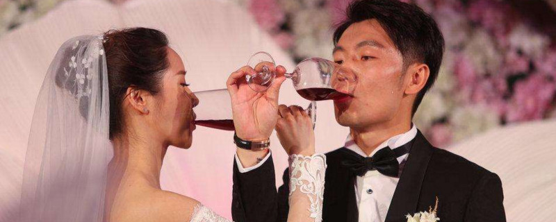 交杯酒是伴娘送吗 第1张