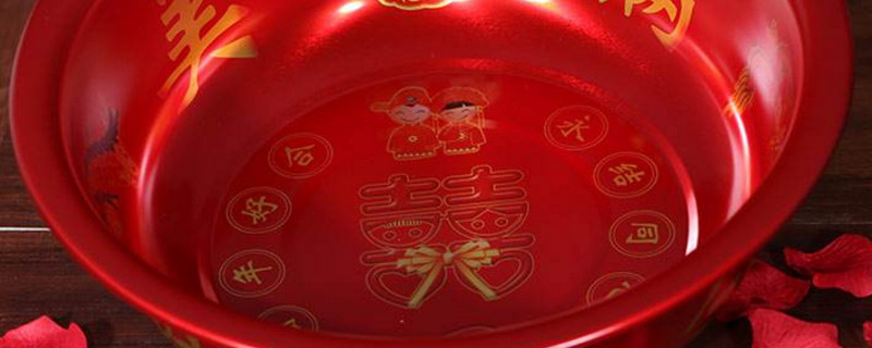 结婚红盆谁来拿 第1张