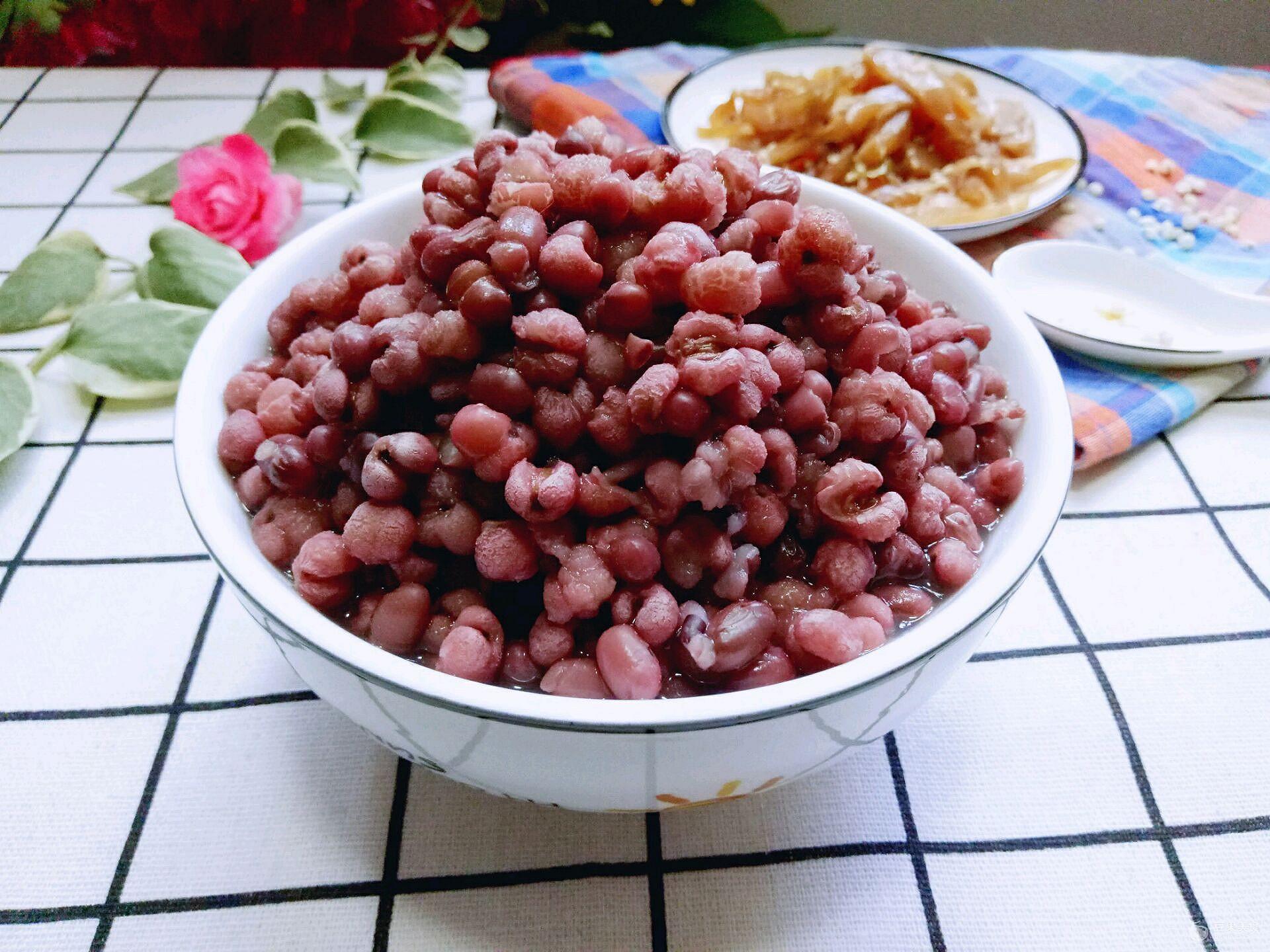 红豆薏米粥的做法 第1张