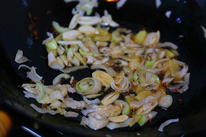 香辣毛豆米炒小鱼干 第21张