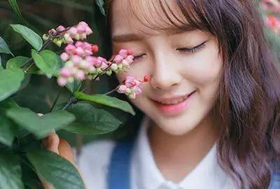 笑靥如花什么意思（笑靥如花是成语吗） 第1张