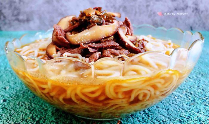 雪菜香菇肉丝面成品图 第31张