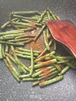 烧烤味干煸豆角的做法步骤：4 第7张