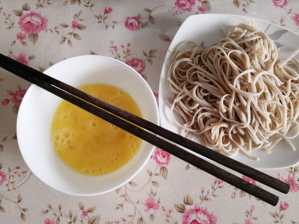 荞麦面条鸡蛋饼 第3张