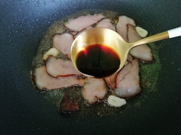 菜花木耳炒腊肉 第7张