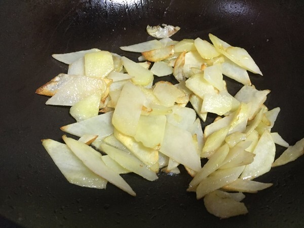 回锅土豆炒腊肉 第15张