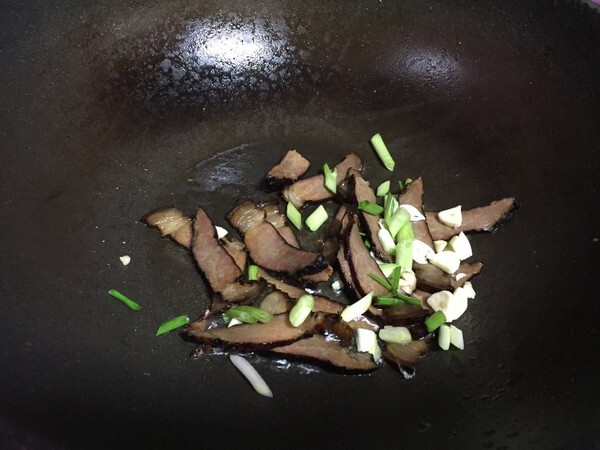 回锅土豆炒腊肉 第17张