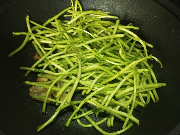 藜蒿炒腊肉 第5张