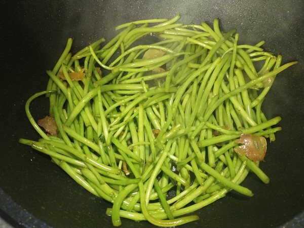 藜蒿炒腊肉 第7张
