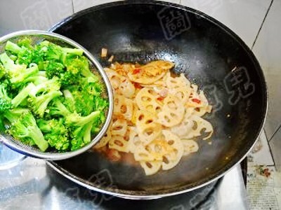 干锅西兰花藕片 第21张