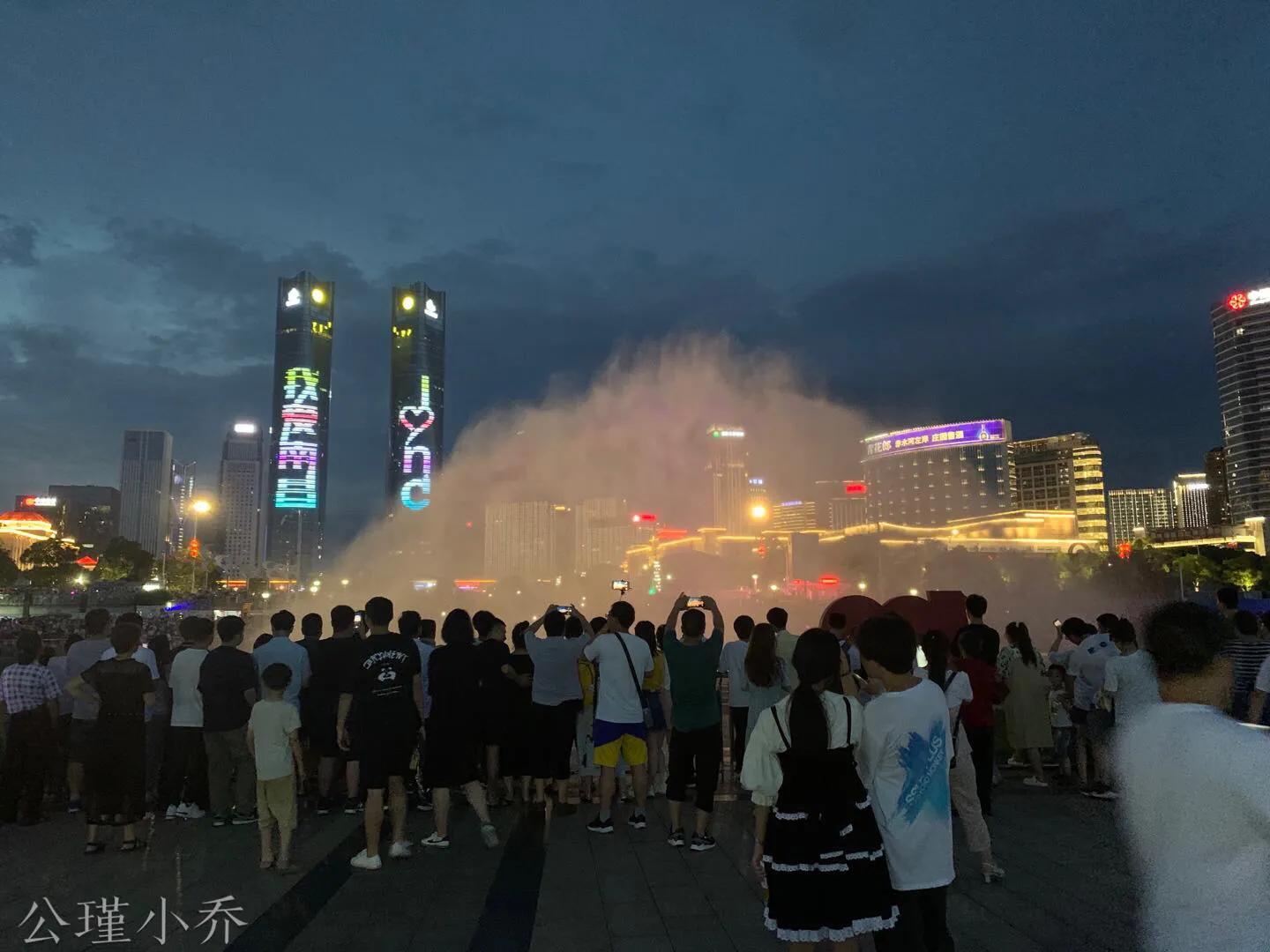 亚洲第一高音乐喷泉⛲️——红谷滩秋水广场 第9张