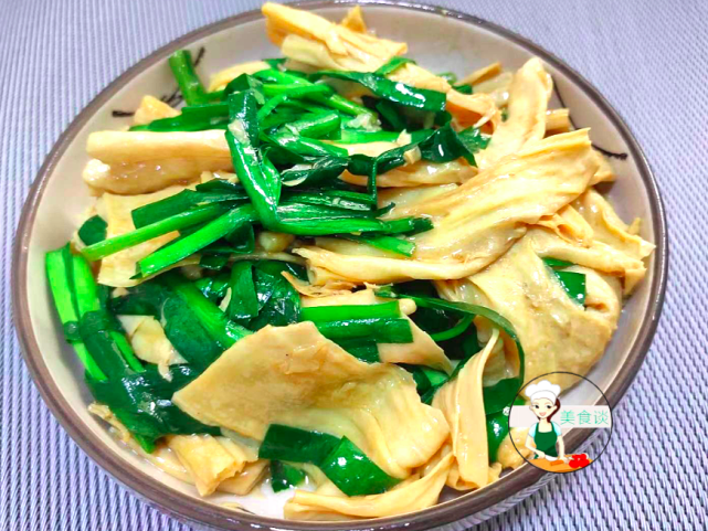 美食大全：韭菜炒腐竹这样做，没肉也鲜美，一盘不够吃 第3张