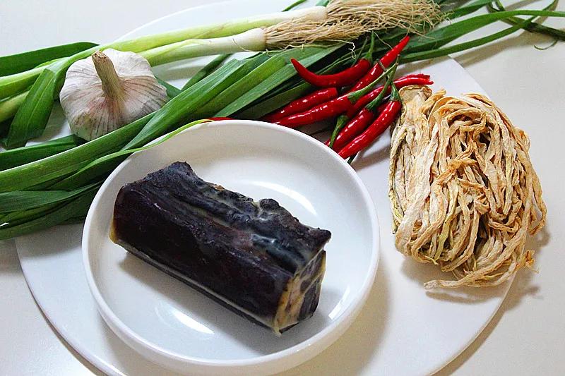 家常美食萝卜干炒腊肉做法，香气浓郁，咸淡适宜，脆嫩爽口 第3张