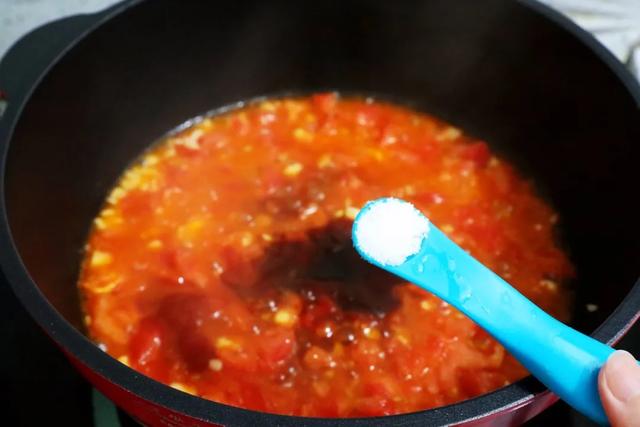 美食菜谱大全：龙利鱼粉丝番茄汤这样做，滑嫩鲜美，酸甜可口 第21张
