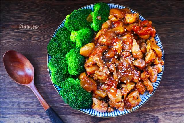 家常美食：美味黑椒鸡腿饭做法，米饭的绝佳搭档 第3张