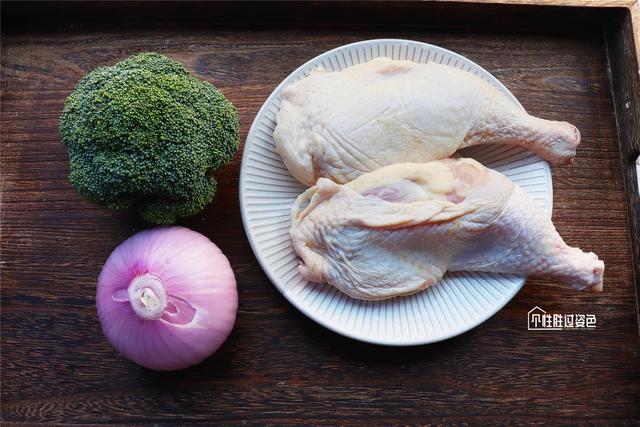 家常美食：美味黑椒鸡腿饭做法，米饭的绝佳搭档 第5张