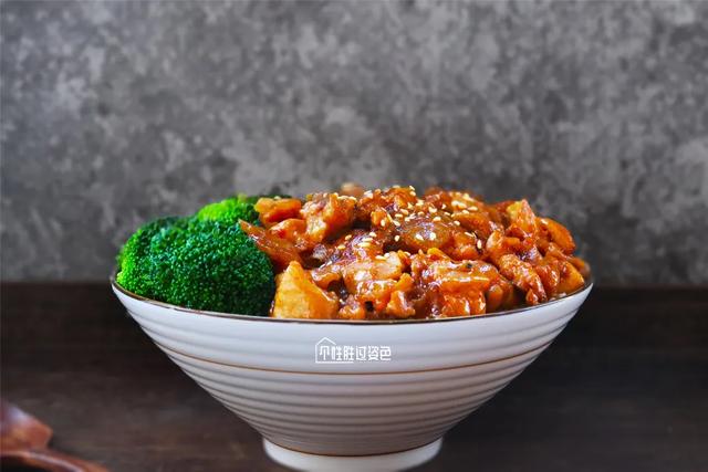 家常美食：美味黑椒鸡腿饭做法，米饭的绝佳搭档 第27张