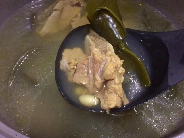 特色美食：黄豆眉豆海带骨头汤做法，一道适合秋冬喝的靓汤 第19张