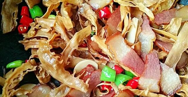 家常小炒笋干烧腊肉，咸香味美，相当的下饭! 第23张