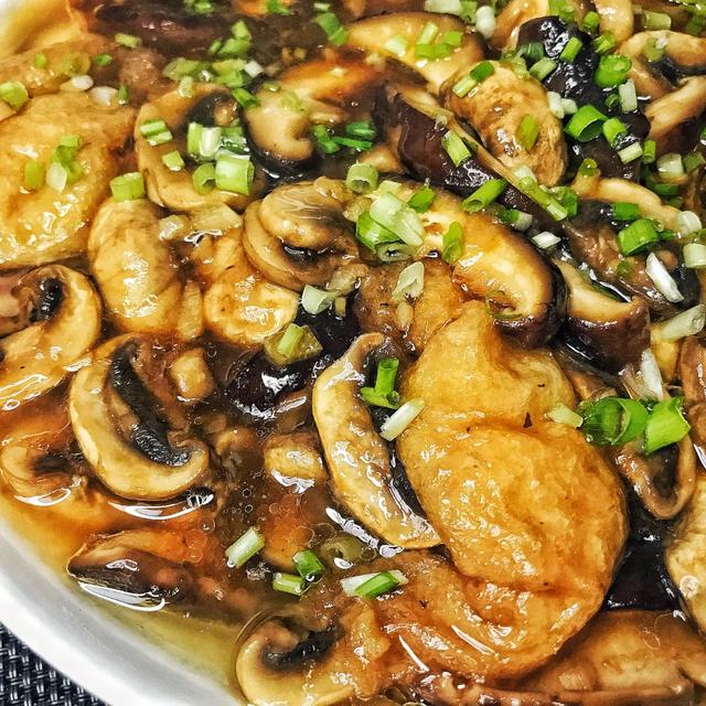 「蚝油双菇面筋」没一点荤腥菜，吃起来却比吃肉还满足 第19张