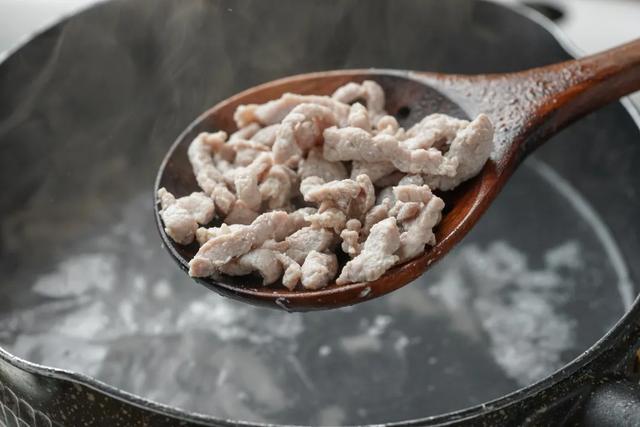 经典皮蛋瘦肉粥做法，一道简单有营养的人气早餐 第7张