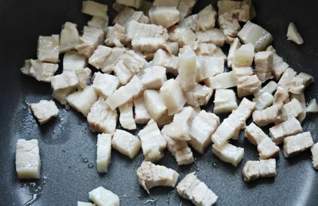 美食大全：简单美味的肉丁茄子面，一周做三次都吃不厌 第9张