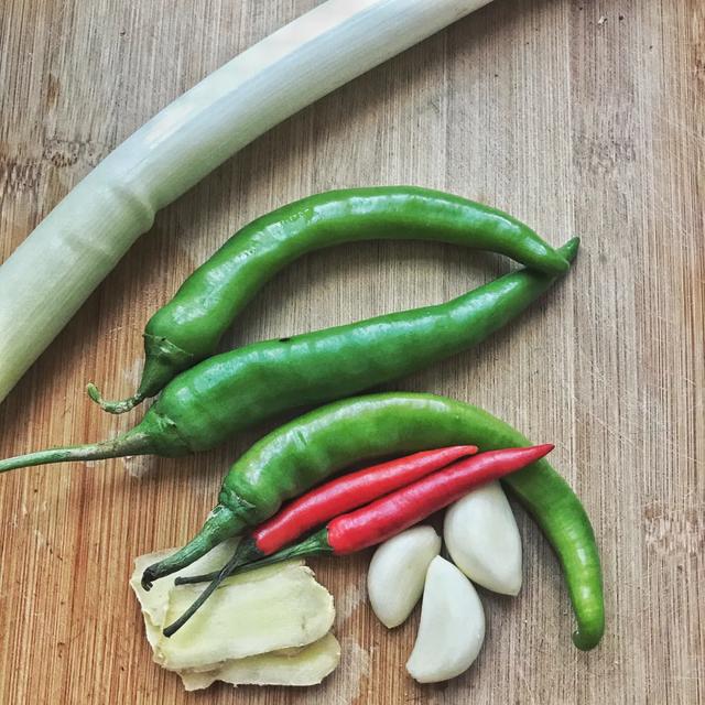 每日菜谱：十分钟做出葱爆五花肉片，绝对下饭的家常菜 第7张