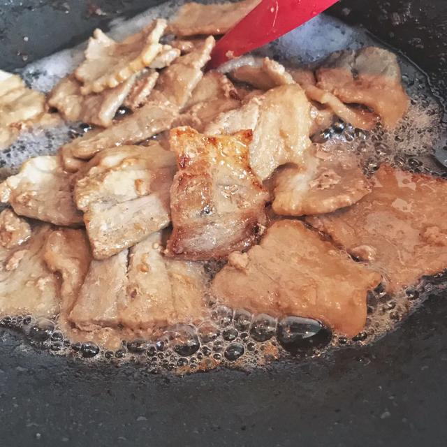 每日菜谱：十分钟做出葱爆五花肉片，绝对下饭的家常菜 第13张