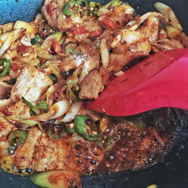 每日菜谱：十分钟做出葱爆五花肉片，绝对下饭的家常菜 第25张