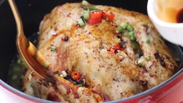 每日菜谱推荐：快速制作葱油焖鸡，喷香扑鼻，饭桌上的硬菜 第29张