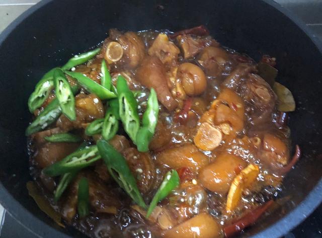 香辣猪蹄，肥而不腻，软糯可口又下饭 第25张
